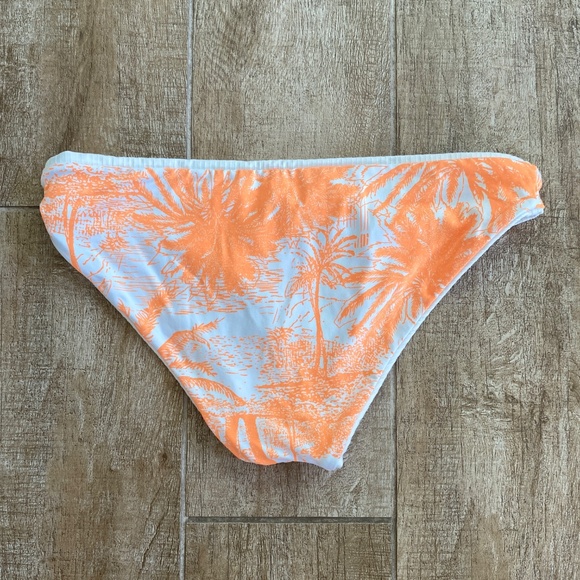 Maaji Card White Reversible Bikini Bottom - Picture 4 of 7
